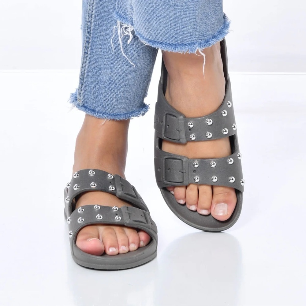 Cacatoes Florianopolis Women’s Studded Slides Gray Studded Size 7